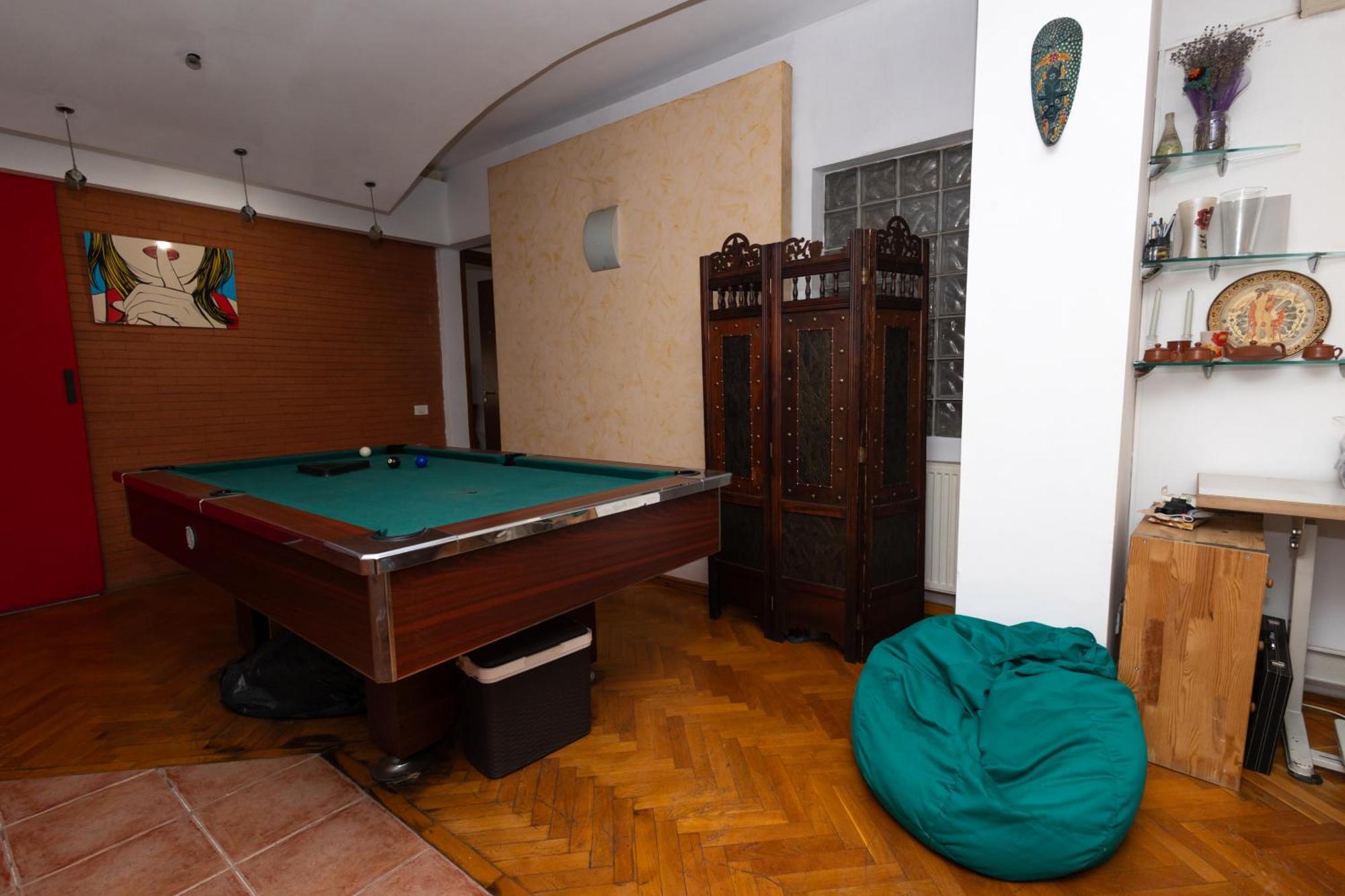 Shared Retro Vintage Luxury Apartment บูคาเรสต์ ภายนอก รูปภาพ