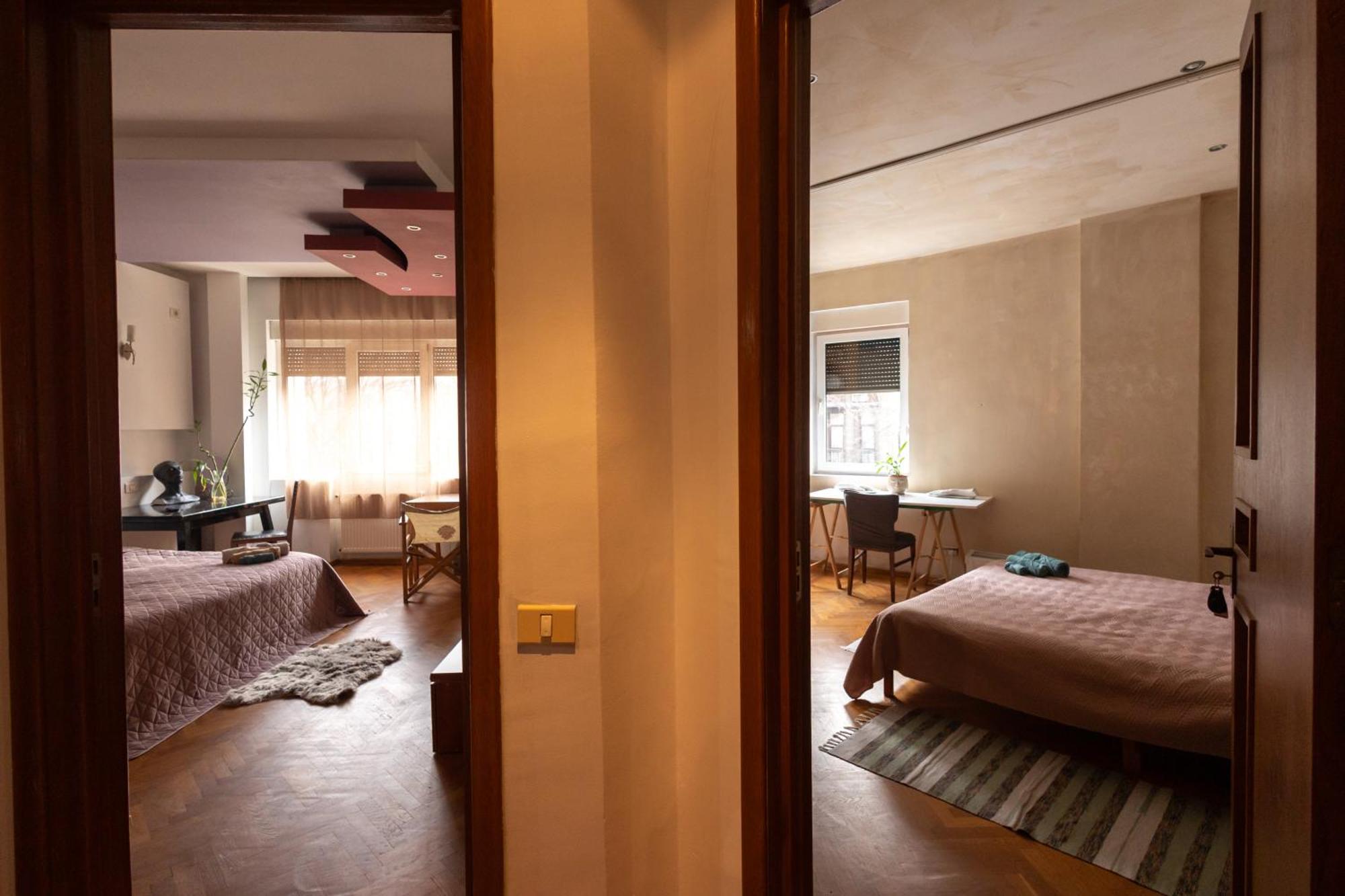Shared Retro Vintage Luxury Apartment บูคาเรสต์ ภายนอก รูปภาพ