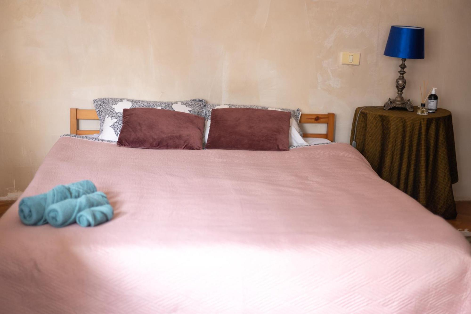 Shared Retro Vintage Luxury Apartment บูคาเรสต์ ภายนอก รูปภาพ